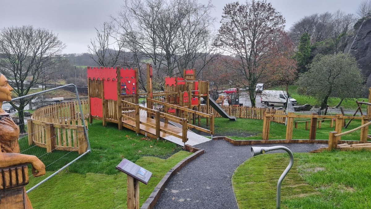 Auchinstarry Quarry play area was officially opened on Friday by @nlcpeople, members of @antonineguard and @antoninewall. 
@HeritageFundUK @heritagefundsco
#designcreateplay #playground #inclusive #roman #antoninewall #northlanarkshire #discoverscotland #bespoke #antonineguard