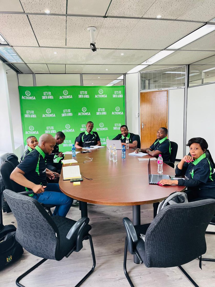 Jabu_mabundaSA's tweet photo. We are at our first strategic planning session.

@Joburg_YAC We shall strive Political and Economic empowerment for Young people.

@HermanMashaba 
@BonganiBaloyiBB 
@Funzi_Ngobeni 
@Emmah_More 
@PapaJeanny2015 https://t.co/woqsC5mGDJ