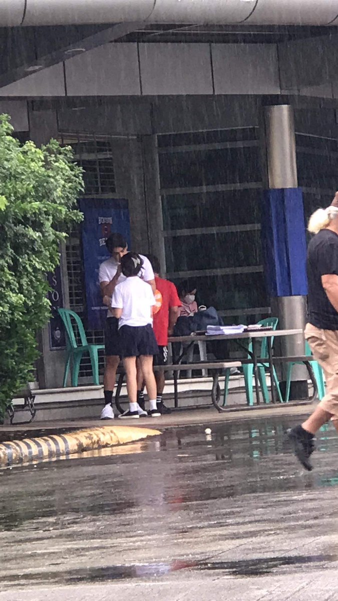 _donatink's tweet photo. dahil magwwatch kami ng AIL later, ito ang ayudang matagal ko nang tinatago noong hih days 🥰HWBDHSKFLVJAJAHAHAHQBEJWJWKAJDJDHS

#DonBelle
#AnInconvenientLove   
#AnInconvenientLoveNowShowing https://t.co/uZBOzTWW5Y