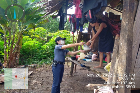 TudelaMps's tweet photo. On November 20, 2022 at about 2:08 PM, Personnel of Tudela MPS under the direct supervision of PMAJ JINGLE C. ESICK, OIC, distributed 2 kilos of rice with noodles in relation to Adopt a Family program to the five (5) residents of Barangay Sebac, Tudela Misamis Occidental. https://t.co/OlgZryfY8r