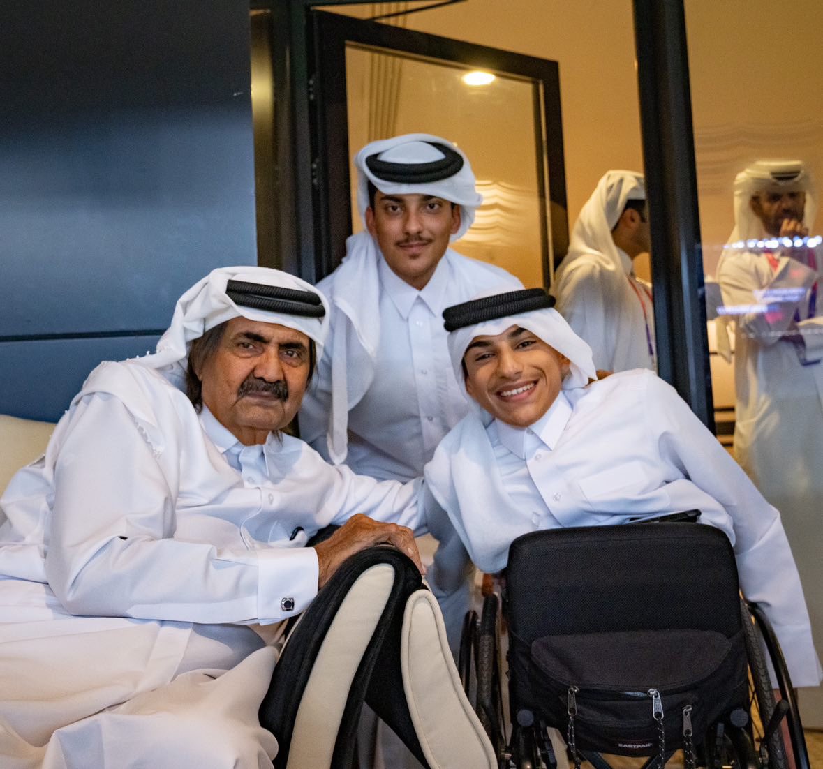 g_almuftah's tweet photo. سمو الأمير الوالد الغالي❤️
المصور : تميم اليافعي https://t.co/S1PmMq56P2