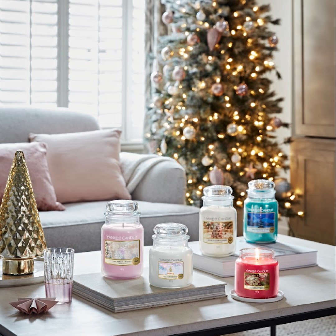 FOLLOW, LIKE &amp; RETWEET TO WIN! ❄️ YANKEE CANDLE GIVEAWAY ❄️ Enter for a chance to win the Yankee collection of winter fragrances!

(Competition ends 03/12/22, UK only, winner will be contacted via DM!)