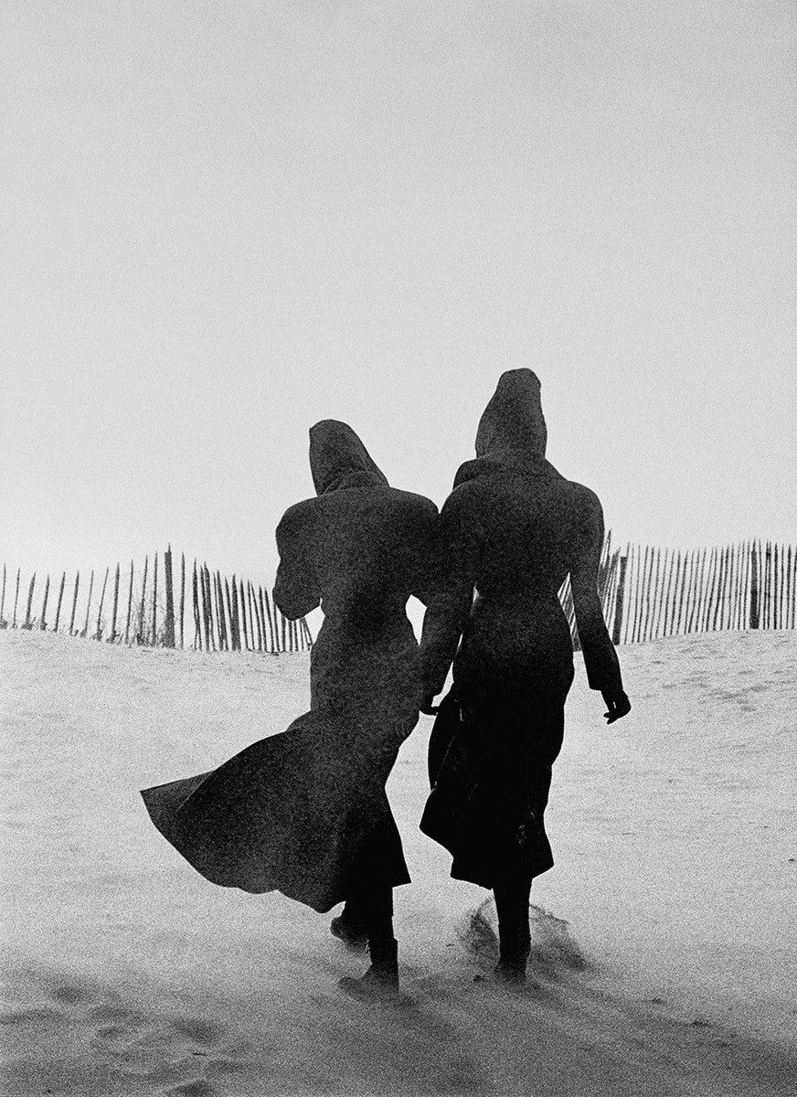 AestheticaMag's tweet photo. "Although humans see reality in colour, for me, black and white has always been connected to the image's deeper truth, to its most hidden meaning."

Fashion photographer Peter Lindbergh was born #OnThisDay in 1944. https://t.co/0MyuYdQwWo