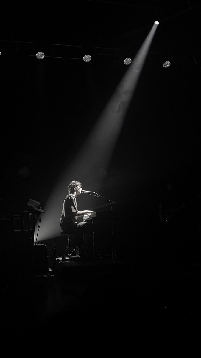 mo2arts's tweet photo. About last night avec @Ran_Maho 😵‍💫😵‍💫 Tamino au Trianon qui nous blessed avec une nouvelle chanson et son talent incroyable https://t.co/HKzte8ZdnJ