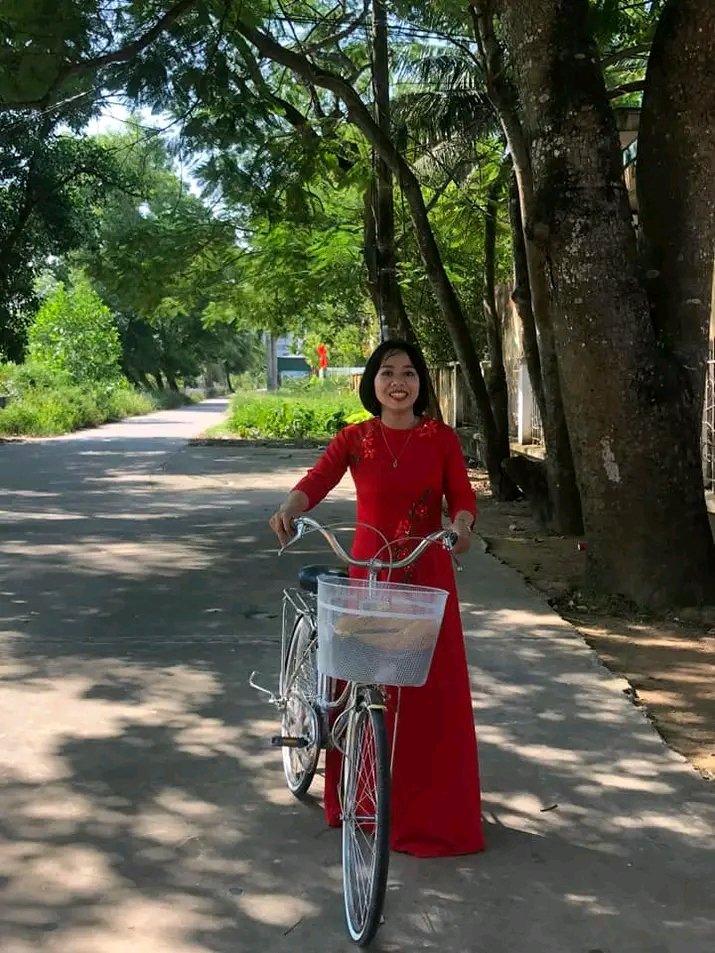 Cogiaodam5's tweet photo. Lâu không xuất hiện chắc các em quên cô rùi nhỉ 🤪 ib cô rep hết nhé 🥰 hôm nay cô vui https://t.co/3FPVQ9JJt4