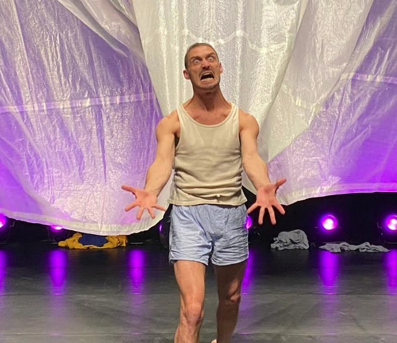 CastelnauleLez's tweet photo. 🎆 Soirée explosive au #Kiasma avec @luchianorosso dans #Apocalipsync, son dernier spectacle !
💜 Merci pour cette incroyable performance sur scène. https://t.co/B4UBkGkQLL