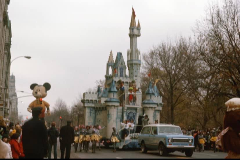 MMProductions20's tweet photo. Tomorrow we are going to see our favorite Disney characters perform on their float, alongside the flights of Bluey and Grogu!

While we wait for the big day, why not relook back at some Disney moments in past #MacysParade held on this day of November 23rd?

(1/2) https://t.co/DiZLT4aP9H