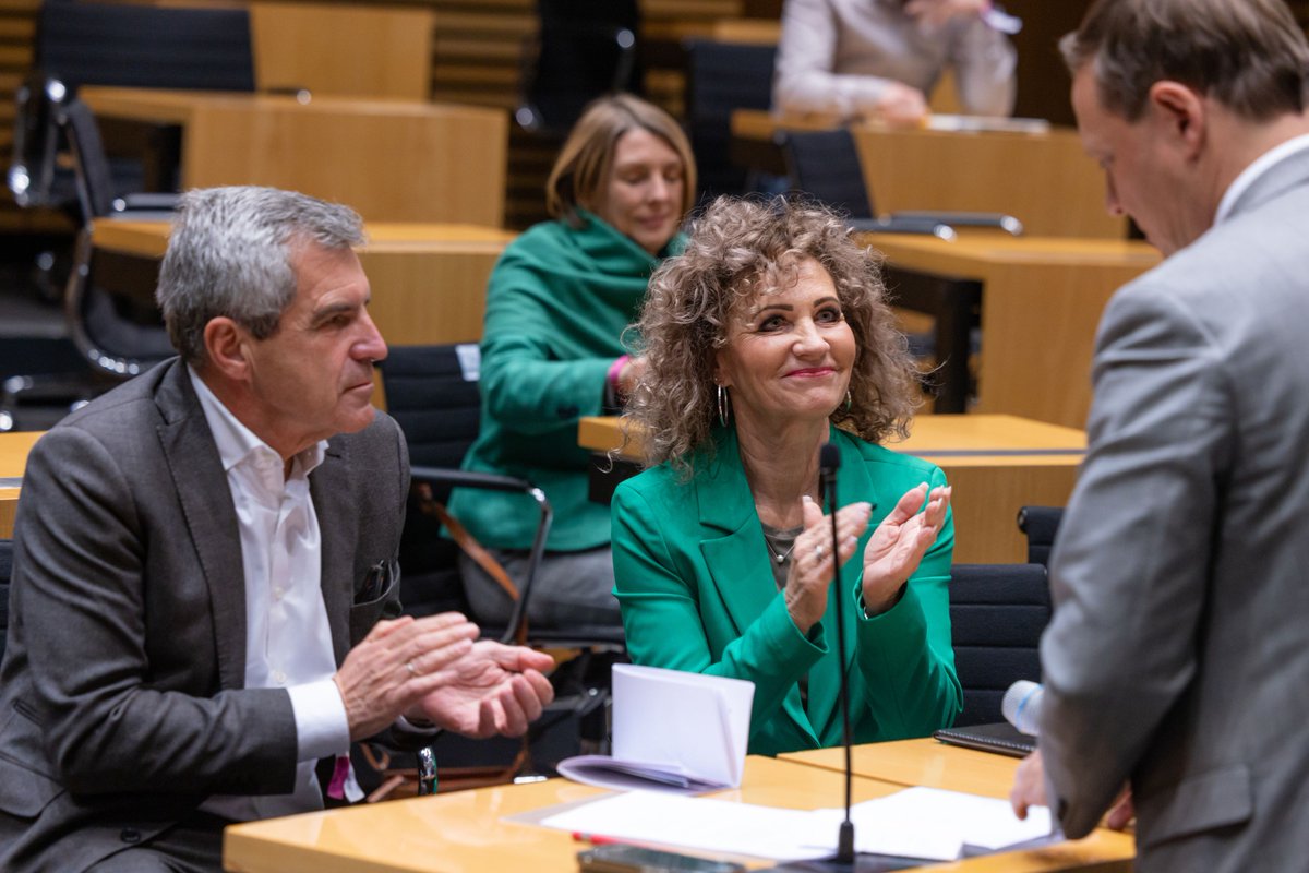 ThuerLandtag's tweet photo. Gestern Abend startete die #Ringvorlesung von @unierfurt, @TAOnline und dem @ThuerLandtag.  Über 180 Gäste verfolgten den Vortrag von @DemmelHans zu alternativen Medien.🗣️  Die nächste Veranstaltung findet am 15.12. in der Uni statt. Mehr dazu 🔜 .😉  #staytuned #THRingvorlesung https://t.co/2TlaNWNTFn