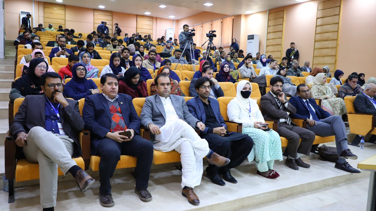 PIDEpk's tweet photo. #PIDE_PSDE_Conference Invited Lecture, Day 2.
Innovation is not about inventing things. It's about coming up with mechanisms &amp; processes which are better with more productivity. This is what makes the difference, said Aezaz Hussain, Chairman &amp; Founder Visionet Systems @Visionet https://t.co/17bbs7yNBC