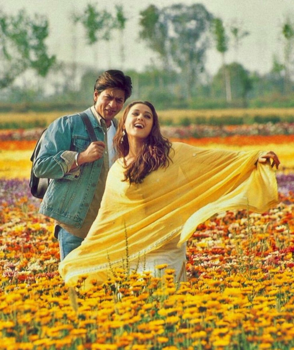 SRKsZaara's tweet photo. RT for #VeerZaara Like for #JTHJ https://t.co/HfhKPzi6lq