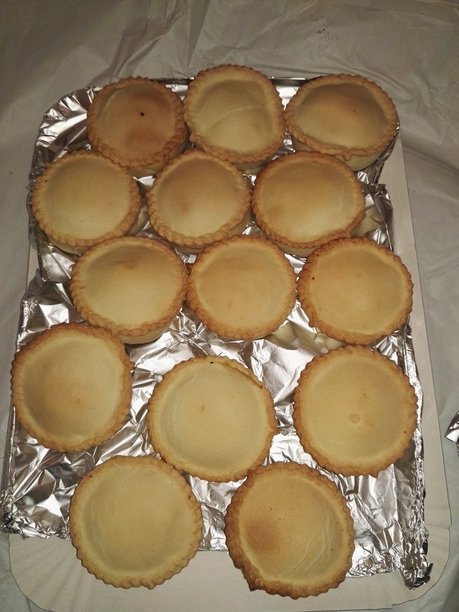 simone74sassari's tweet photo. Google mi sblocca questo ricordo e io in questo momento potrei uccidere per averle qui adesso!!.....🤤#panadas https://t.co/Nwh1xhz4Hy