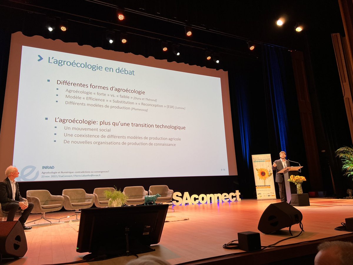 Présent pour <a href="/paysdelaloire/">Pays de la Loire</a> au rdv de l’agriculture connectée organisé par @Groupe_ESA
👉 Efficience de l’eau, gain de temps, bien être animal, productivité…
Bp d’attentes agricoles pour l’agriculture de précision qui passe par le numérique
#esaconnect
<a href="/C_Nebbula/">Constance Nebbula</a> 
<a href="/AimerAgirPDL/">Aimer et Agir pour les Pays de la Loire</a>