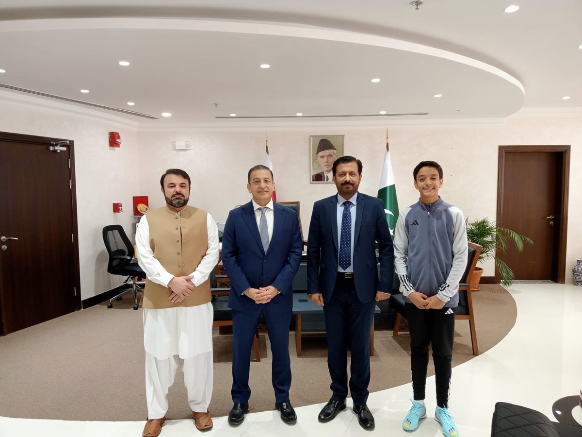 PakinQatar's tweet photo. Ambassador of 🇵🇰 @AejazMuhemmed has started interacting with Pakistani community in Qatar. Mr. Hamid Rasool, a notable member of the 🇵🇰diaspora in 🇶🇦 called on him. He assured Ambassador of diaspora's full support for promoting  🇵🇰 genuine interests in 🇶🇦 https://t.co/v4Sq0RsEig