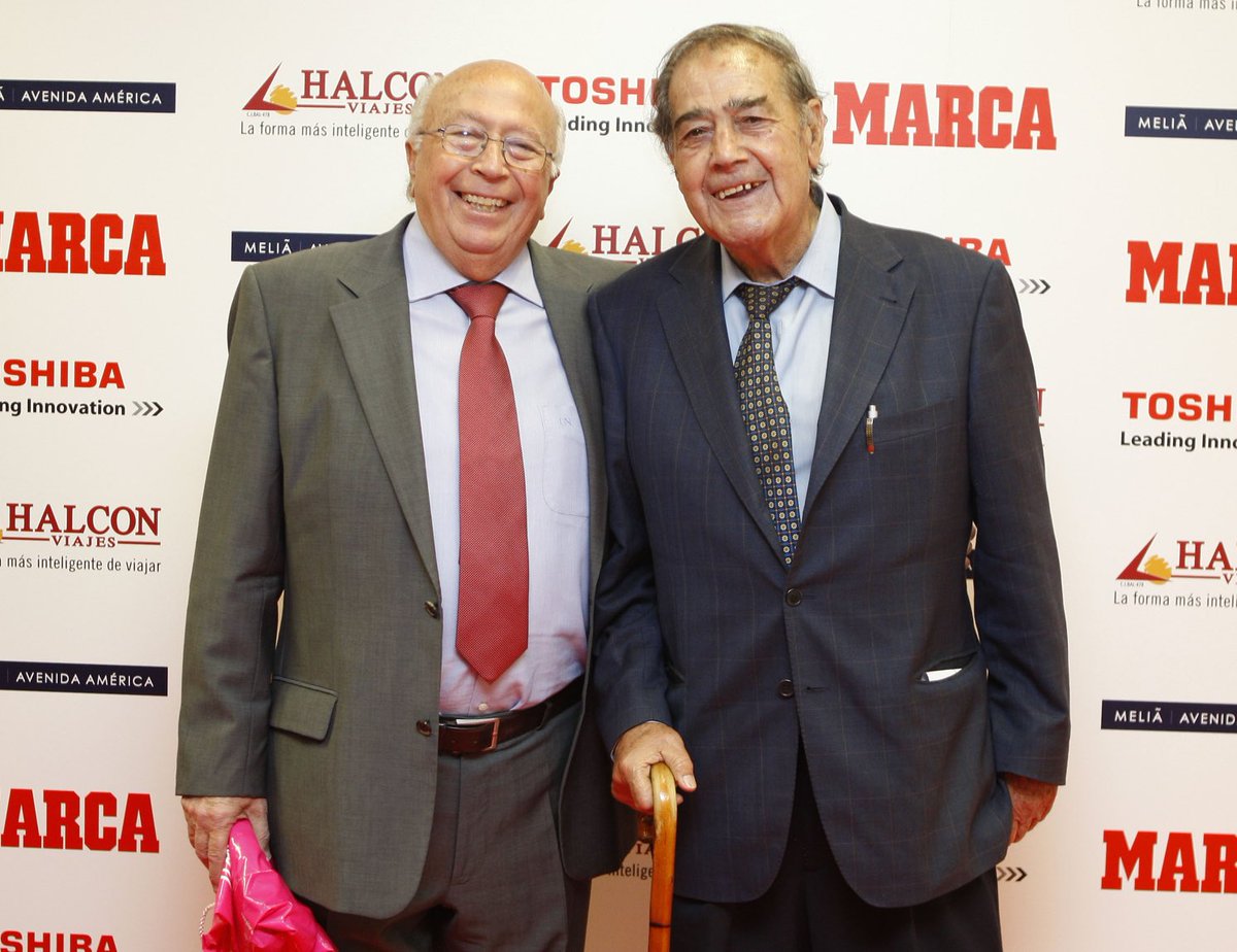 EvaEscudero13's tweet photo. Nos acaba de dejar un SEÑOR,  que era el Atleti en estado puro. Gracias por todo Lázaro, un beso enorme a toda la familia, en especial a Margui. Y da recuerdos en el tercer anfiteatro. DEP https://t.co/fQKyxg9k0B