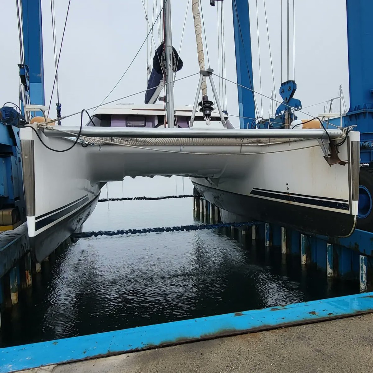 multihullmgr's tweet photo. Haul out Nautitech 40.2 for survey in Port Leucate
#multihull #nautitech40 #survey https://t.co/djeCwulIJf