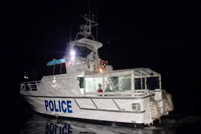 #SAR Rescue Coordination Centre (RCC FIJI) supported by RCC NZ, coordinated the search for an overdue boat with 03POB that departed Gau on Sat 19/11 A @NZDefenceForce P3 located the boat South of Kadavu & assistance was rendered by #KokomoIsResort & @fiji_force WATERPOL #Fiji