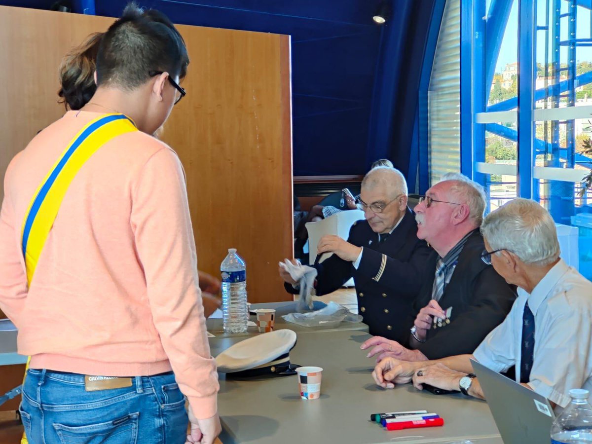 Découvrir le passé, l'éclairer par l'expérience des aînés, c'est se donner des clés pour appréhender le présent et préparer l'avenir. 
La paix n'est jamais acquise, l'actualité le démontre. 
Il est donc primordial que la jeunesse puisse défendre les valeurs républicaines.