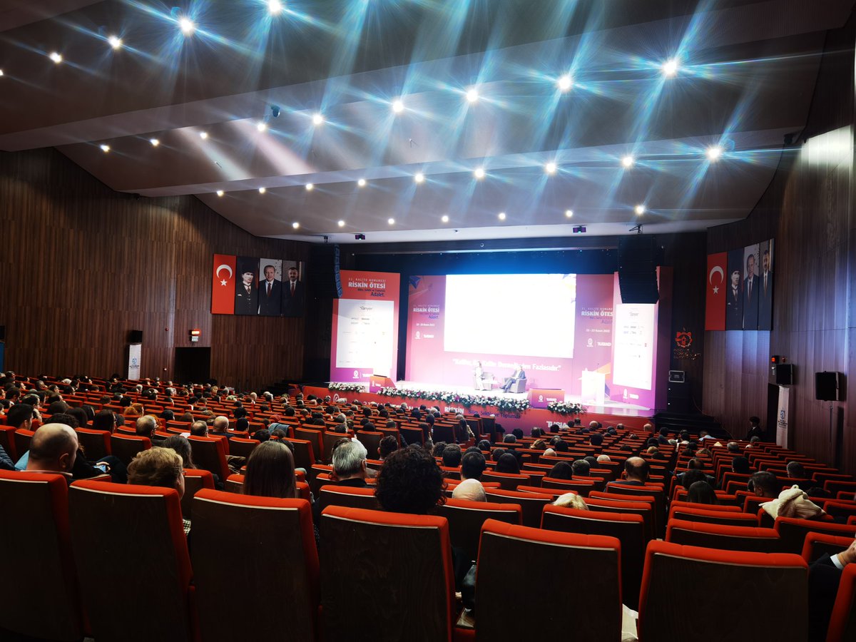 Göç küresel insan hareketliliği oturumumuz devam ediyor.
#31kalitekongresi
<a href="/BekirAgirdir/">Bekir Ağırdır</a>
Prof. Dr. Nilüfer Narlı <a href="/KaliteDernegi/">KalDer</a>