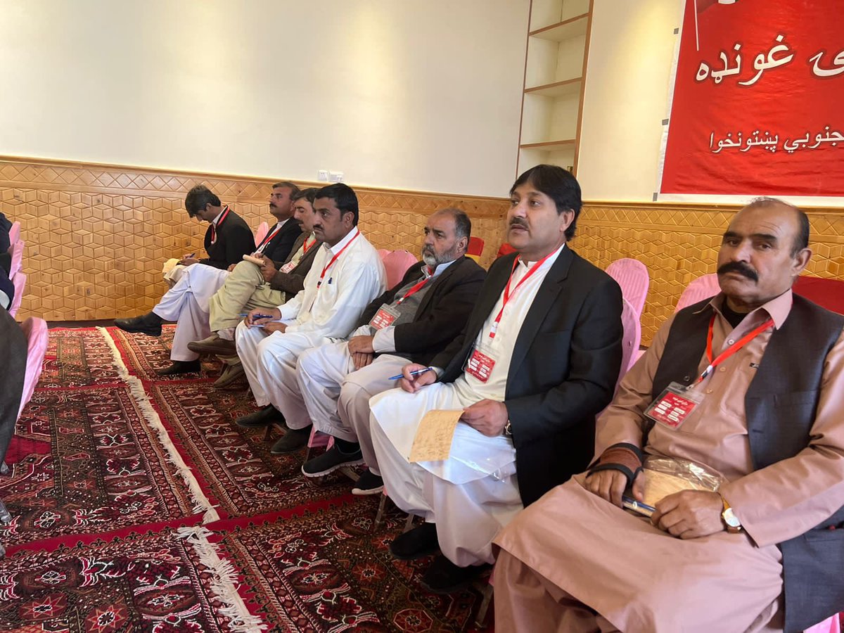 KhushalPKNAP's tweet photo. کوټه؛
د پښتونخوا ملي عوامي پارټۍ د مرکزي کمېټۍ غونډه د پښتونخوا ملي عوامي پارټۍ د مرکزي جنرل سیکرټري محترم مختار خان یوسفزي په صدارت کې دوام لري
#PMAPCentralCommitteeMeetingQuetta https://t.co/mkPxVAFNaF