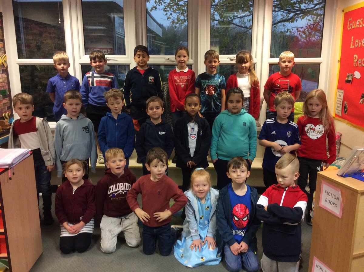 French day 🇫🇷 #blue #white #red. <a href="/O_Year_1_2/">Year 1-2</a> <a href="/Overthorpe_Acad/">Overthorpe C of E</a>