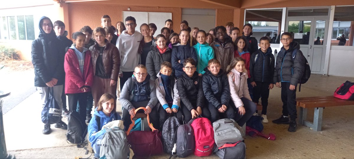 Départ pour le CROSS départemental UNSS à Mondonville.
<a href="/CollegeLeoFerre/">Collège Léo Ferré de Saint Lys</a> <a href="/unss31/">Unss31</a> <a href="/UNSSToulouse/">UNSS_TOULOUSE</a> <a href="/EpsToulouse/">EPS Académie Toulouse</a>