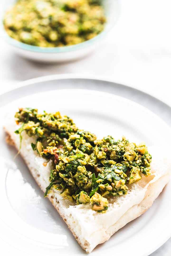 Looking for an easy tapenade recipe? You can make this green olive tapenade with a handfull of ingredients  in just 5 minutes. thetortillachannel.com/rustic-olive-s… #RecipeOfTheDay #recipe #recipes