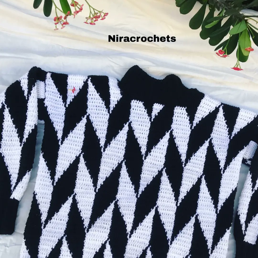 SimplyNira's tweet photo. I made a sweater 🖤🤍
Can be made in different designs, sizes, and colours.
Send a DM to order.
Kindly like, and retweet please 🙏
#niracrochets #Crochet_Sweater #crochet #FIFAWorldCup #crochetcreator https://t.co/QvQfXBC2Yl