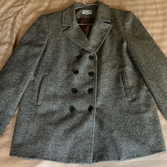 sellordiet's tweet photo. So good I had to share! Check out all the items I'm loving on @Poshmarkapp from @nancykaminsky #poshmark #fashion #style #shopmycloset #jenvienewyork #jonofui: https://t.co/keQacRvfXe https://t.co/i8IcHnY6SH