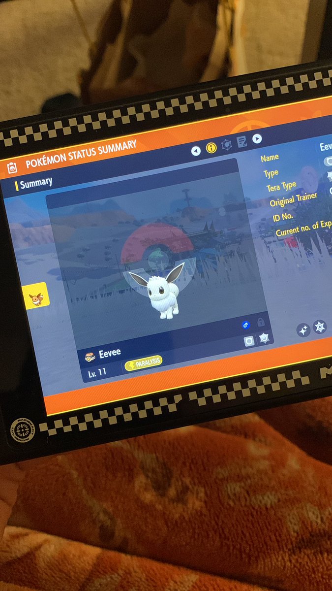 Hevensvoid's tweet image. Shiny Eevee in mass outbreak😭❤️ #PokemonScarlet #ShinyPokemon