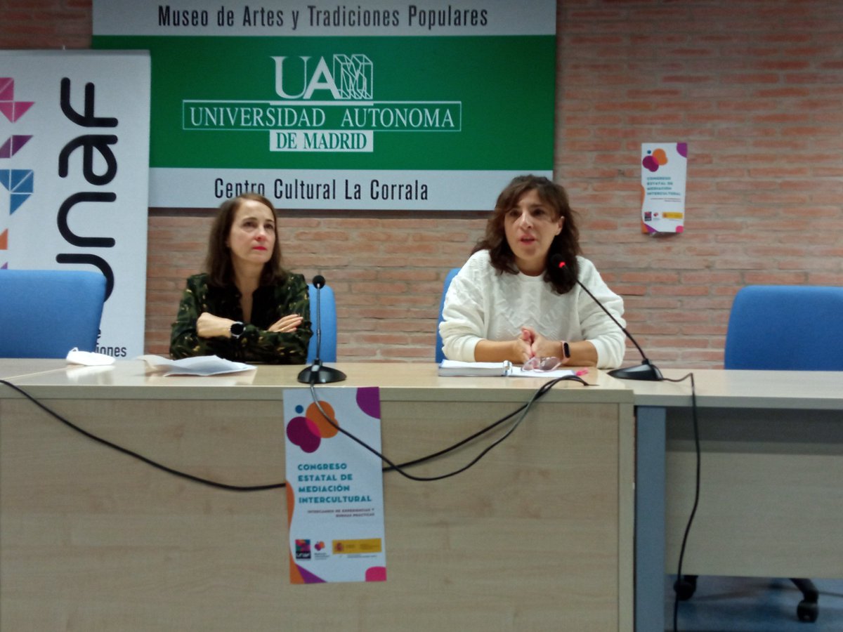 saludsexcultura's tweet photo. Mª Ángeles Rodríguez, Área Culturas, género y sexualidades de UNAF, defiende la profesionalización y el reconocimiento laboral de la mediación intercultural. Y pone en valor el trabajo de la entidad en este ámbito desde los enfoques de derechos humanos, feminista e intercultural. https://t.co/caz1FhAwDk