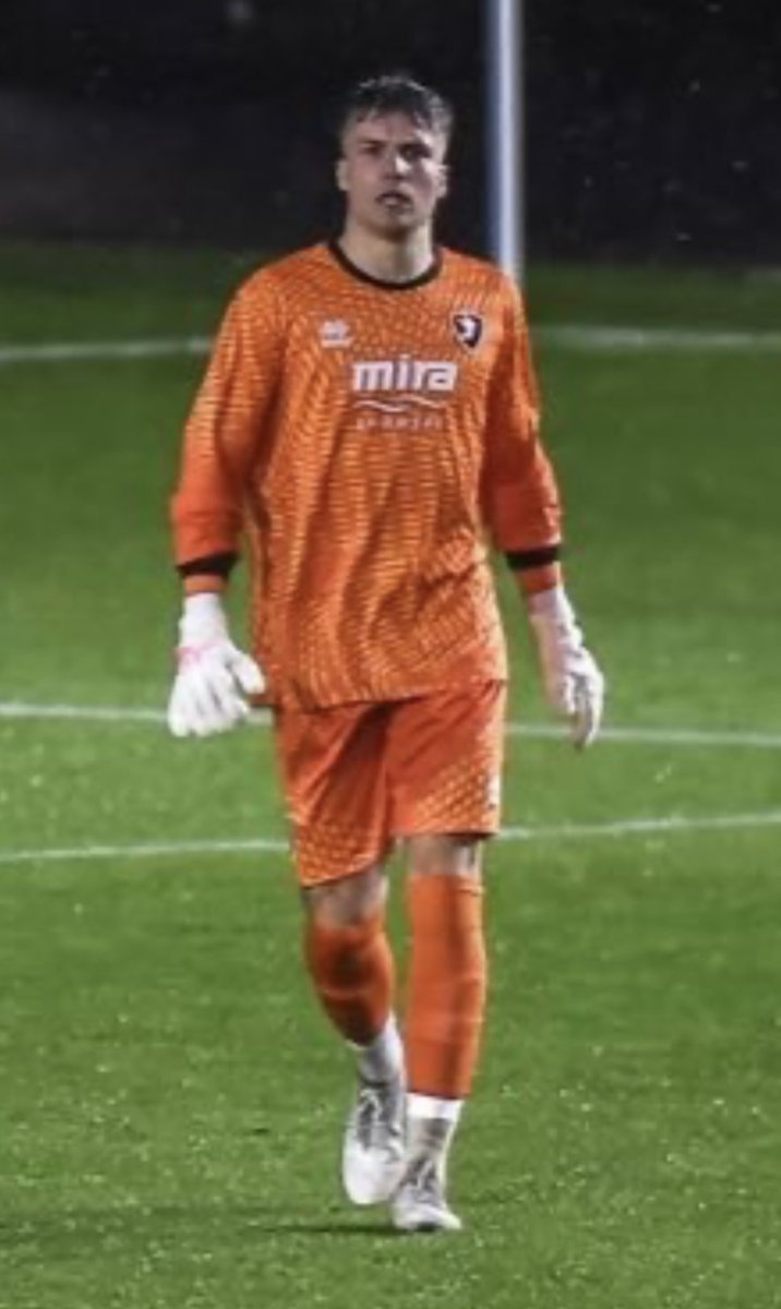 ardleyunitedfc's tweet photo. Some amazing performances last night, but have to give praise to this man, @BenHoy10 who was outstanding in goal! @CTFCofficial https://t.co/LFuSDgL2aW