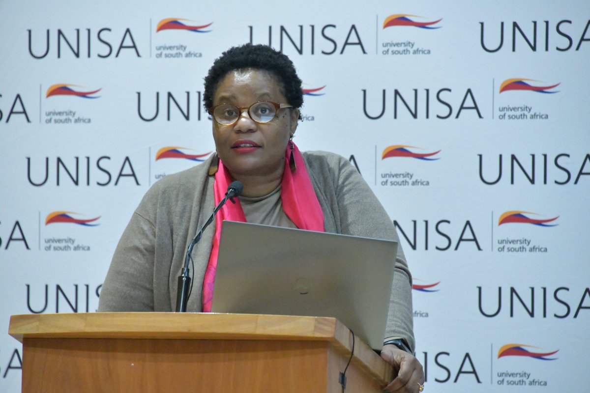 UnisaTransform1's tweet image. Prof  Grace Khunou presenting her paper on &quot;Intersections: Theorising the Experiences of Black Women in the Sa Academy&quot;
#TransformationConference