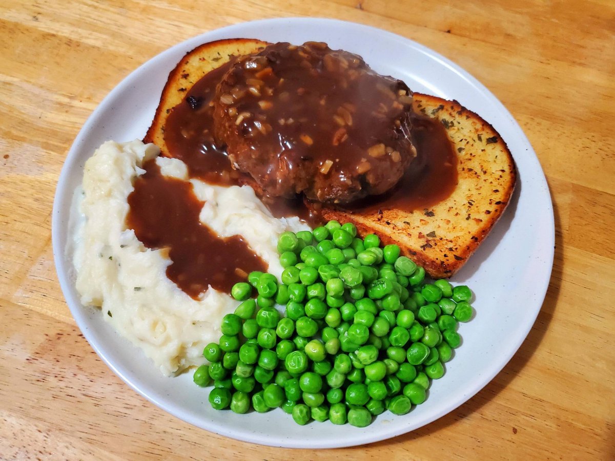 [Homemade] Canadian diner hamburger plate 
 
#Food
 
diningandcooking.com/626397/homemad…