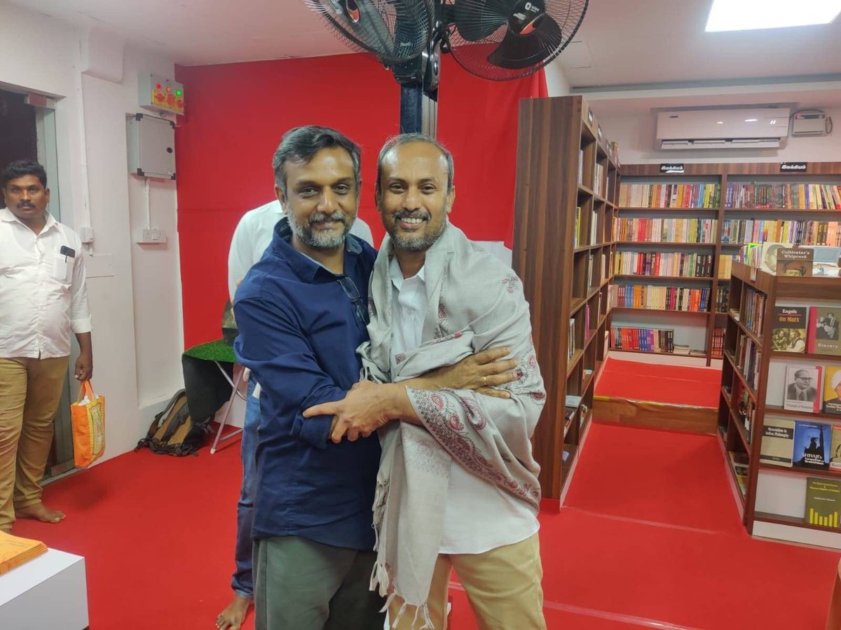 May17Movement's tweet photo. விடுதலையடைந்த 6 தமிழர்களில் ஒருவரான இரா.பொ.இரவிசந்திரன் அவர்கள் மற்றும் மே 17 இயக்கத்தின் ஒருங்கிணைப்பாளர் தோழர் திருமுருகன் காந்தி ஆகியோரின் மரியாதை நிமித்தமான சந்திப்பு 22-11-2022 அன்று மாலை சென்னை திசை புத்தக நிலையத்தில் நடைபெற்றது. தோழர்கள் மகிழ்ச்சியை பகிர்ந்துகொண்டனர். https://t.co/YqR9LMh64B