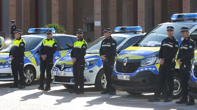 IpaSevilla's tweet photo. Hoy celebramos San Clemente patrón de la Policia Local de Sevilla.
Muchas felicidades a todos los compañeros y compañeras.
#IpaSevilla
#ServoperAmikeco https://t.co/QZBRpf8gmU
