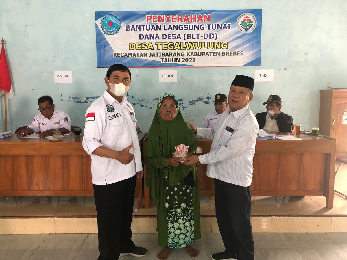 Agus2Prihanto's tweet image. Penyaluran BLT DD Bulan Ke -10 &amp;amp; 11 Tahun 2022 Desa Tegalwulung sebanyak 141 KPM
Rabu, 23/11/22 

#TPPJatibarangBrebes
#BLTDanaDesa

@halimiskandarnu
@kemendespdtt
@bpsdmkemendesa
@taufikmadjid71
@yusradaridesa
@tppkemendes
@TPPJateng
@EvyNurmilasari
@AhmadMunsip
@beta_nurcholis