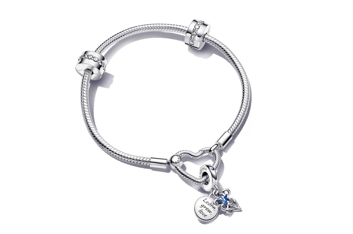 QatarPRNetwork's tweet photo. In honour of World Children's Day on 20th November, the new limited-edition Pandora for UNICEF Blooming Flower Double Dangle Charm launches this month as part of Pandora's long-standing partnership with UNICEF.

#PandoraforUNICEF with #Charmsforchange #pandora #pandorauae https://t.co/xA5WB8XH6C