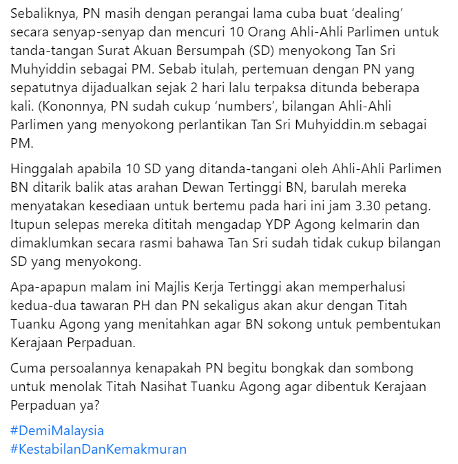 NewsBFM's tweet photo. 1. PN had “secret dealings” with BN MPs to get them to sign SDs declaring support for Muhyiddin Yassin as PM, claims UMNO’s Asyraf Wajdi Dusuki.

“Kepimpinan PH lebih ‘gentleman’ dengan membuat pertemuan secara rasmi dengan BN bagi menzahirkan hasrat untuk bekerjasama dengan BN.” https://t.co/2tjTSn3QNX