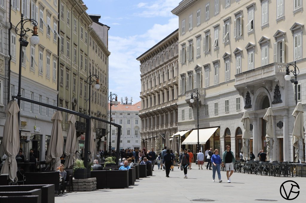 #Trieste 🇮🇹❤️

#FriuliVeneziaGiulia #Italy #Italia #ViciuPacciu #Photography #ILovePhotography #StreetPhotography #ViaggiareinItalia #Travel #TravelinItaly #TravelMemories