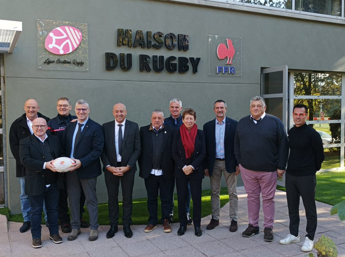 cnspf2023's tweet photo. La préparation du #CNSPF2023 qui aura lieu en même temps que la @rugbyworldcup a permis de créer des liens étroits avec les acteurs du rugby. En découle la convention de partenariat signée par les #URSP Midi-Pyrénées &amp; Sud Med avec la @LigueOcRugby.
➡️https://t.co/pY6kVoHDBw https://t.co/tiDPIeoZlx