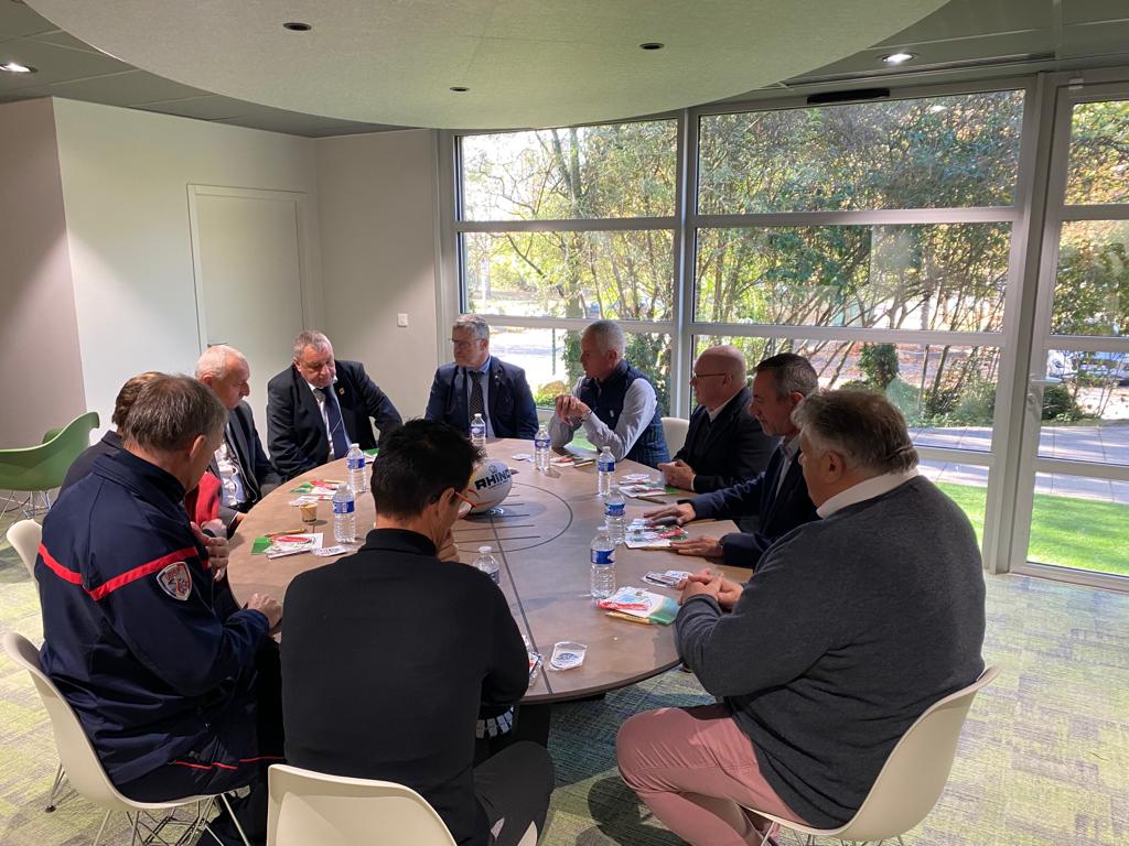 cnspf2023's tweet photo. La préparation du #CNSPF2023 qui aura lieu en même temps que la @rugbyworldcup a permis de créer des liens étroits avec les acteurs du rugby. En découle la convention de partenariat signée par les #URSP Midi-Pyrénées &amp; Sud Med avec la @LigueOcRugby.
➡️https://t.co/pY6kVoHDBw https://t.co/tiDPIeoZlx