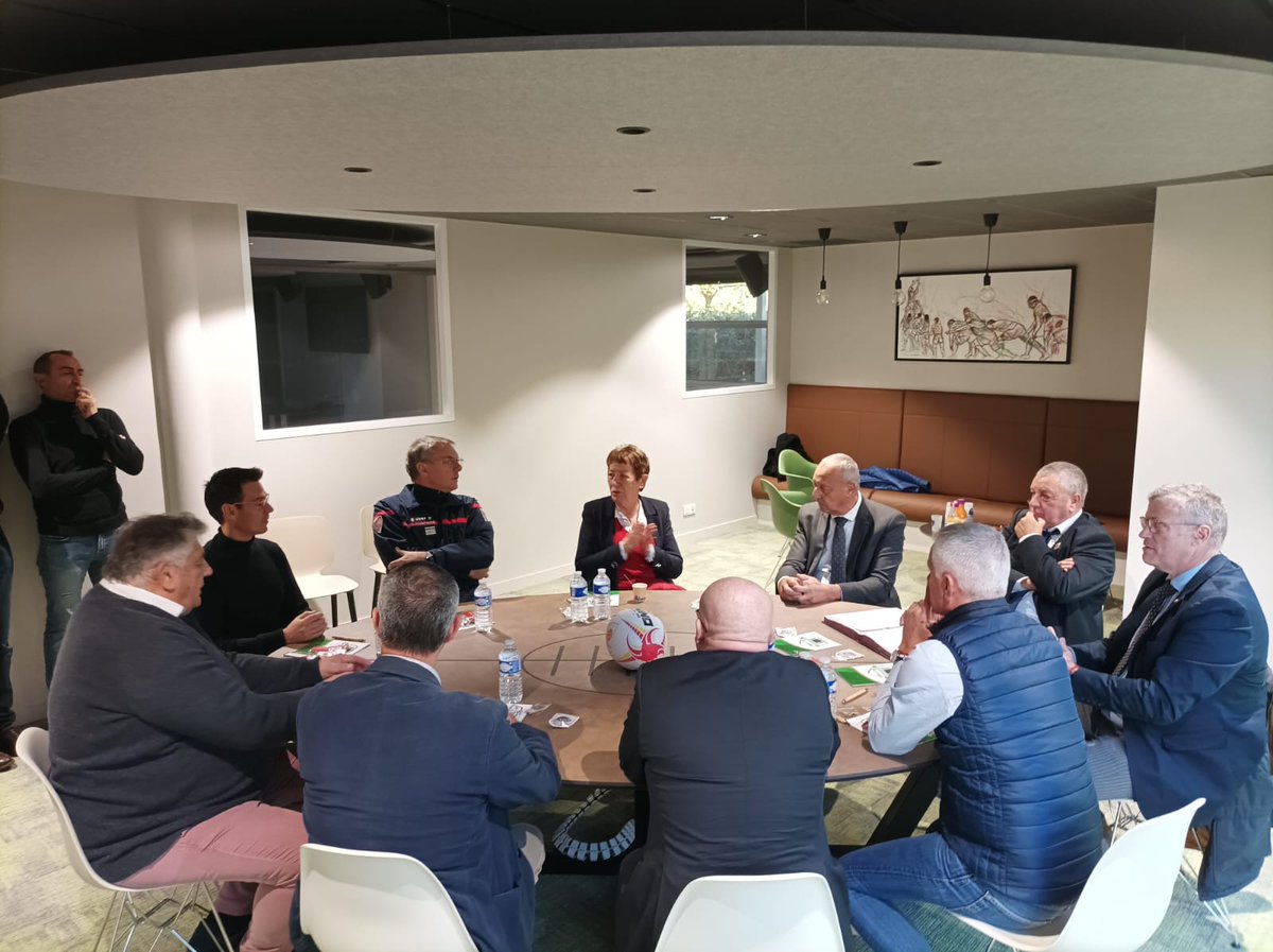 cnspf2023's tweet photo. La préparation du #CNSPF2023 qui aura lieu en même temps que la @rugbyworldcup a permis de créer des liens étroits avec les acteurs du rugby. En découle la convention de partenariat signée par les #URSP Midi-Pyrénées &amp; Sud Med avec la @LigueOcRugby.
➡️https://t.co/pY6kVoHDBw https://t.co/tiDPIeoZlx