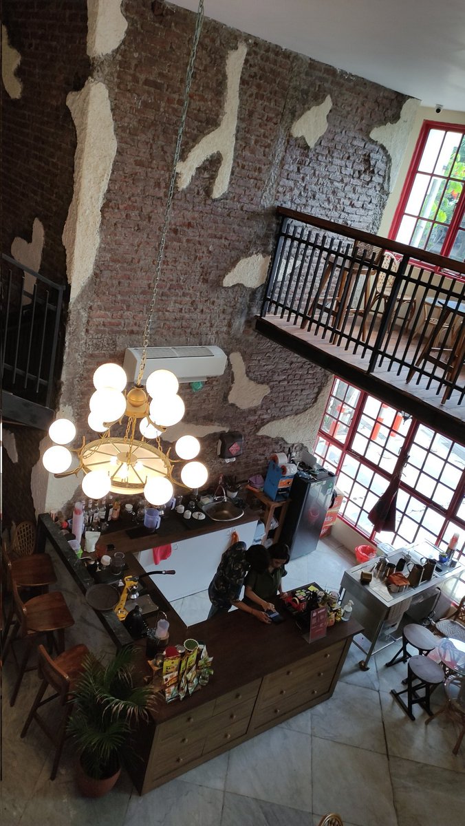 Mampir me "elangi" usaha kawan, ternyata perkembangan lumayan cepat. Semoga suatu saat punya usaha yg  besar Juga 😁😁