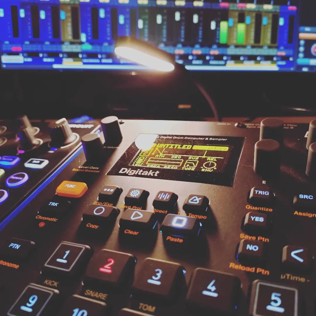 endless working nights...
@WeAreElektron

#ambientmusic #synthesizer #analogsynth #elektrondigitakt #musicproducer #musicproduction #musicformovies #moviescore #producerlife #synthwave #soundscape #soundscapes #craftmusic #ambientsynth #catsandsynthesizers 🐱 #nft #nftmusic