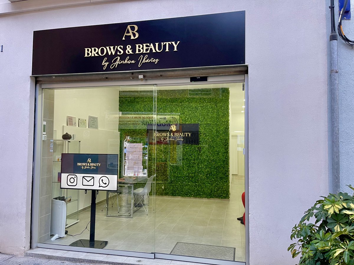 ComercBDN's tweet photo. La nostra selecció del petit comerç de la ciutat, avui dos centres d'estètica que us tractaran com us mereixeu:
📍My Little Corner al carrer Arnús, 33
📍Brows & Beauty al carrer Sant Anastasi, 31
#Badalona #centrebellesabdn #comercbdn #femproximitatbdn https://t.co/7gvxtJpEVF
