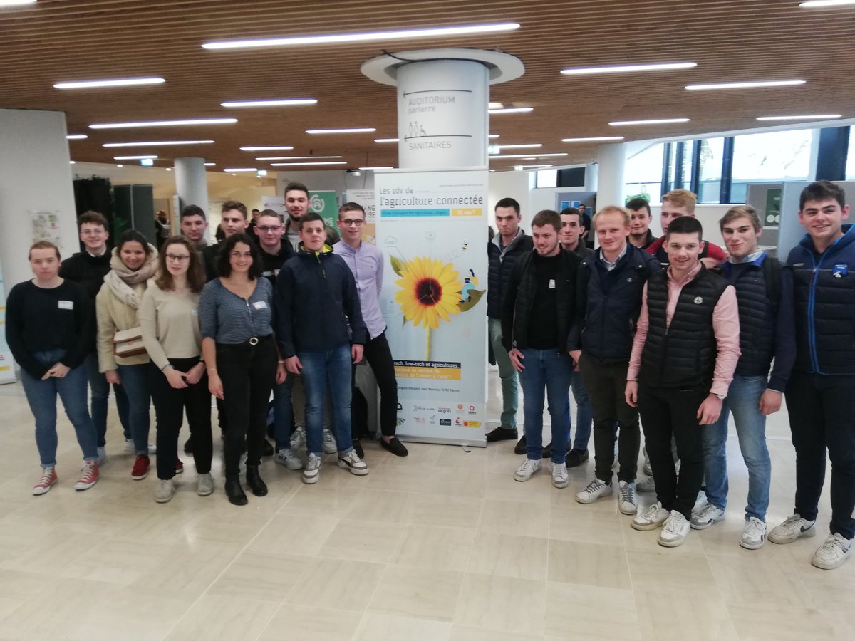 #Connectedweek Futurs acteurs du monde agricole, les étudiants #Agricadre #Promo32 présents à #ESACONNECT #AgTech #AgriTech #agricultureconnectée. S'interroger sur l'impact du #numérique sur l'#environnement 📱🐄🌾