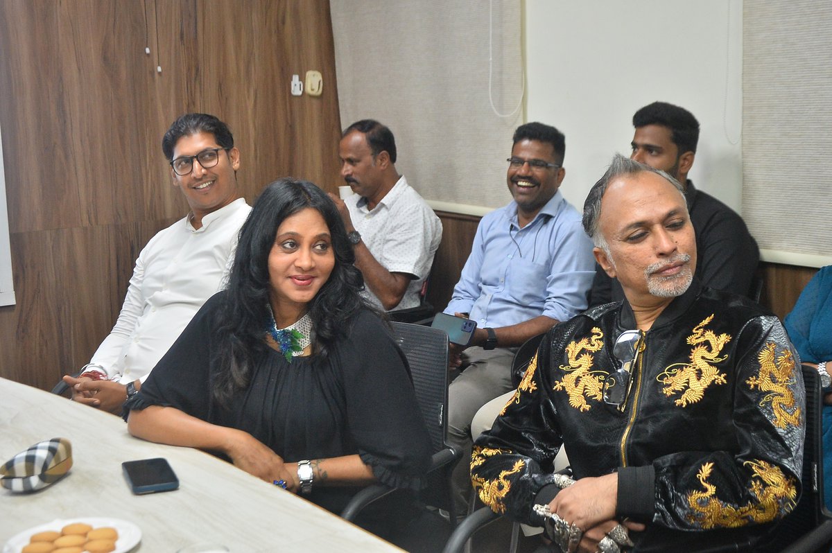 Calling all Divas from Karnataka who want to make a career in the World of Fashion – Logo Launch of Season 5 of #StarSuvarna presents VK Navataare'22 <a href="/katranjeet/">Ranjeet Kate</a> <a href="/editor_vk/">VK Editor</a> <a href="/kalicharanRai/">kalicharan Rai</a> <a href="/jitenderbisht/">Jitender Singh Bisht</a> <a href="/StarSuvarna/">Star Suvarna</a> <a href="/Sandeepkomarla/">Sandeep Komarla</a> <a href="/ParishramaNEET/">Parishrama NEET Academy</a> <a href="/silks_sudarshan/">SudarshanFamilyStore</a> <a href="/NIVEA_INDIA/">NIVEA</a>