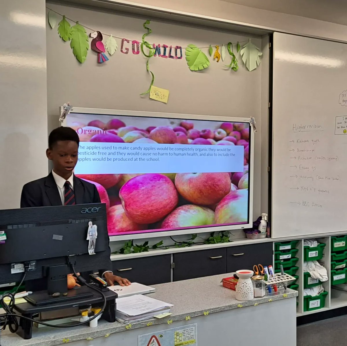 S4 Environmental Science entered the Dragon's Den today (featuring Dr Simmonds, Mr Fernandez and Ben, an AH Business pupil). All pupils presented a sustainable food product and Cameron and Arran came out victorious! Well done to all for such well thought-out ideas 💡