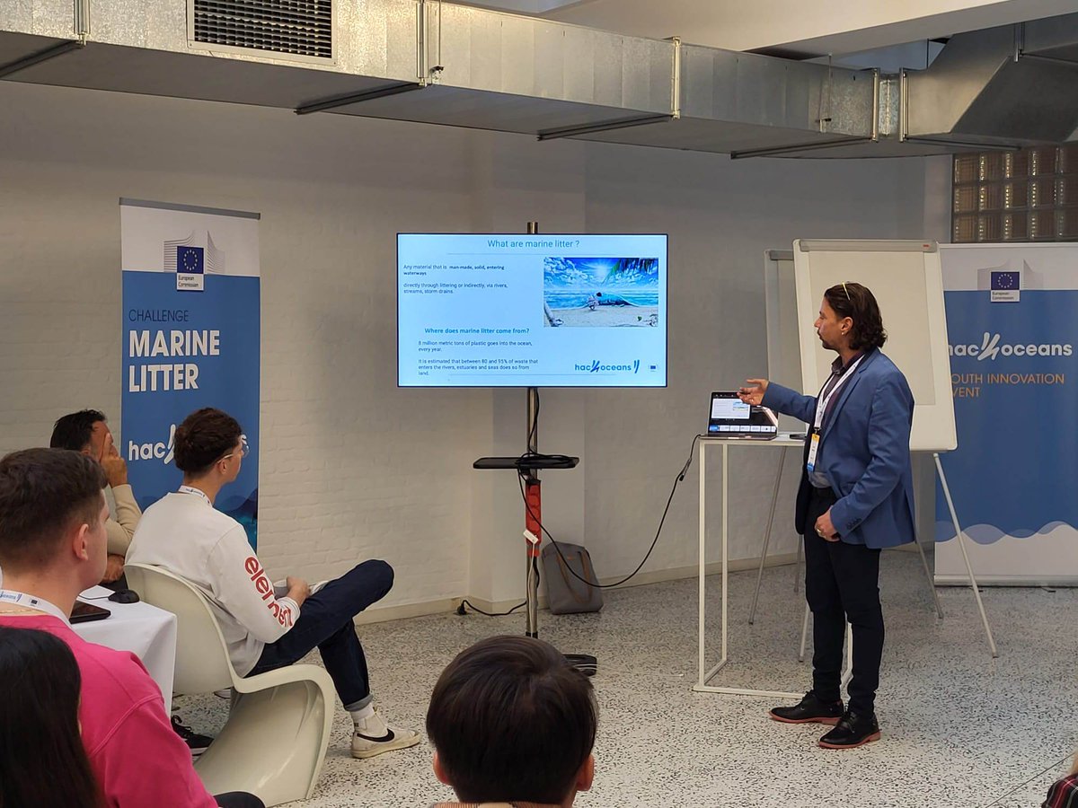 The_Switchers_'s tweet photo. Switcher Chokri Mansour is offering his business expertise in sustainable #ecotourism during #Hack4Oceans Hackathon, by supportting students for creating solutions to protect our #OurOcean. 
He founded #ecomel an underwater🤿 trail in #Tunisia 👉 https://t.co/BzgRhpbpyb
@EU_MARE https://t.co/4V4UipuwRO