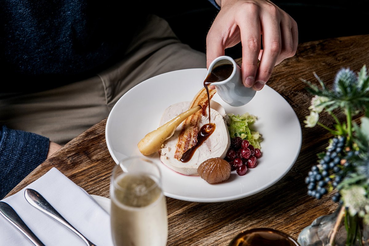 SwanLondon_'s tweet photo. COMPETITION TIME! 🏆 We’re teaming up with @RathfinnyEstate to offer you the chance to WIN a three-course dinner for two with a bottle of their Classic Cuvée. To enter, simply:

- Retweet this tweet
- Follow our page and Rathfinny’s

Entries close Dec 6. T&amp;Cs apply. Good luck! 🤞 https://t.co/n13IurbTAV